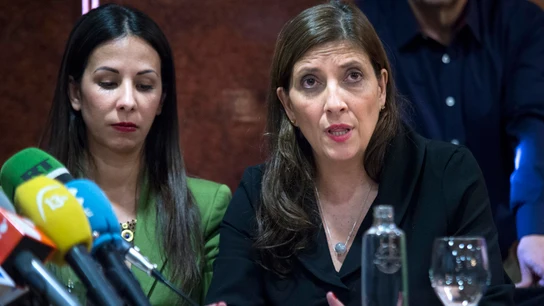 Curra Ripollés, que perdió a su hermano en el accidente del Yak-42, durante una rueda de prensa de la Asociación de familiares de víctimas del Yak-42 Curra Ripollés, que perdió a su hermano en el accidente del Yak-42, durante una rueda de prensa de la Asociación de familiares de víctimas del Yak-42