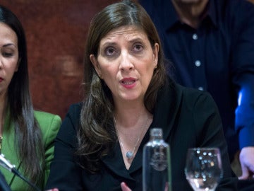 Curra Ripollés, que perdió a su hermano en el accidente del Yak-42, durante una rueda de prensa de la Asociación de familiares de víctimas del Yak-42 Curra Ripollés, que perdió a su hermano en el accidente del Yak-42, durante una rueda de prensa de la Asociación de familiares de víctimas del Yak-42