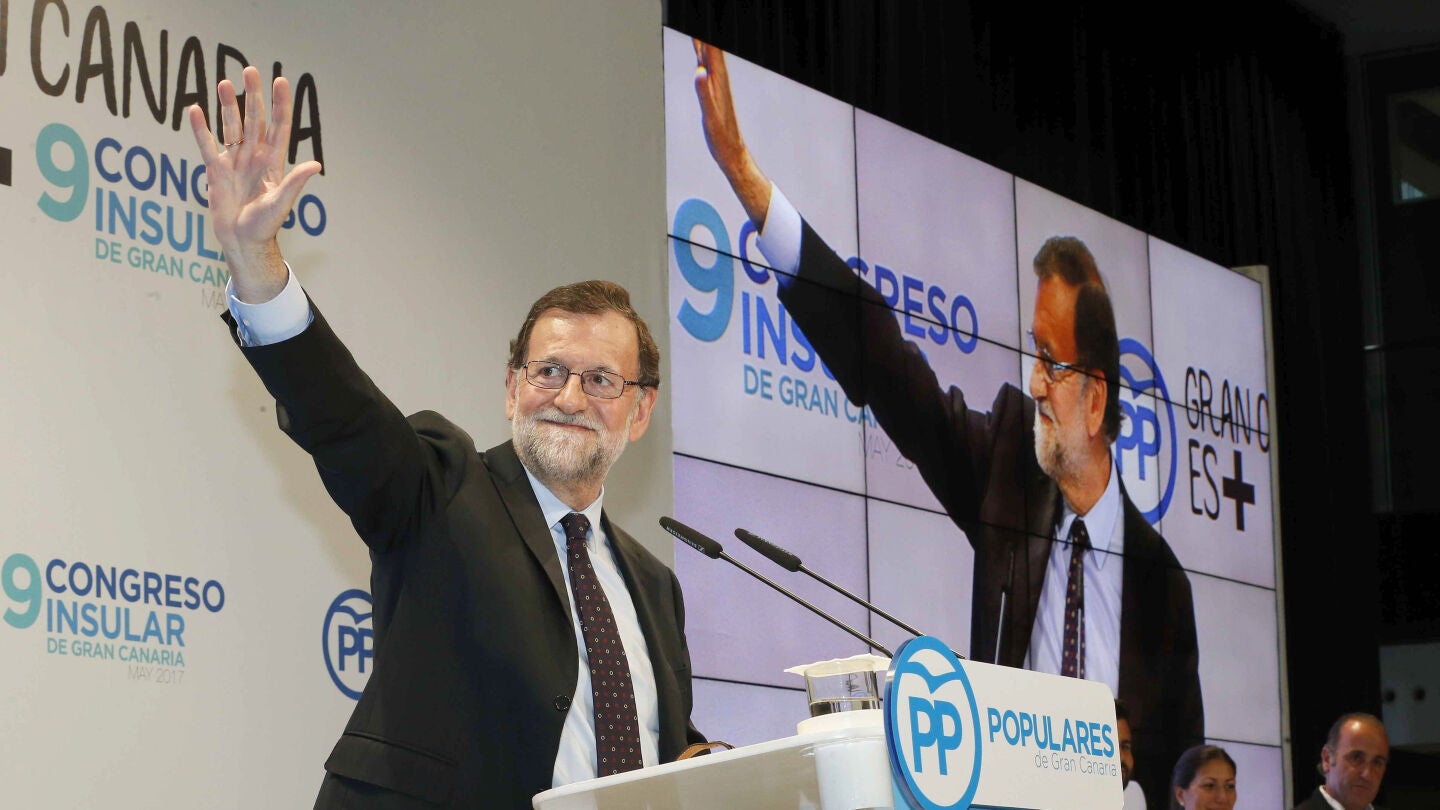 El presidente del gobierno, Mariano Rajoy, durante su intervenci&oacute;n en la clausura del congreso insular del PP de Gran Canaria
