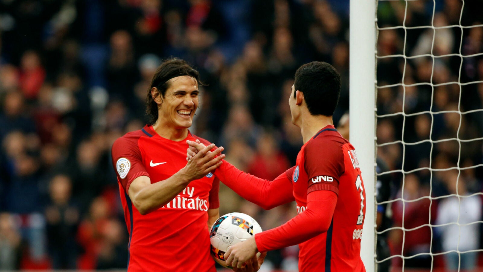 Cavani celebra un gol del PSG