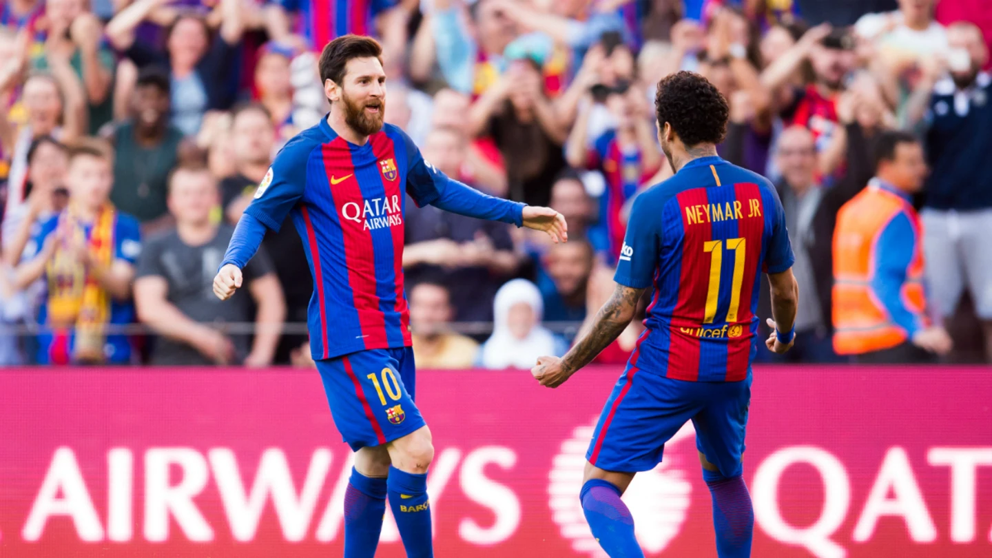 Messi y Neymar celebran un gol Messi y Neymar celebran un gol