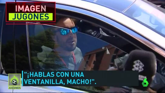 Frame 55.509242 de: Fernando Alonso, tras ser cazado jugando al pádel: "¡Hablas con una ventanilla, macho!" Frame 55.509242 de: Fernando Alonso, tras ser cazado jugando al pádel: "¡Hablas con una ventanilla, macho!"