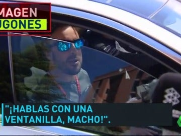 Frame 55.509242 de: Fernando Alonso, tras ser cazado jugando al pádel: "¡Hablas con una ventanilla, macho!" Frame 55.509242 de: Fernando Alonso, tras ser cazado jugando al pádel: "¡Hablas con una ventanilla, macho!"