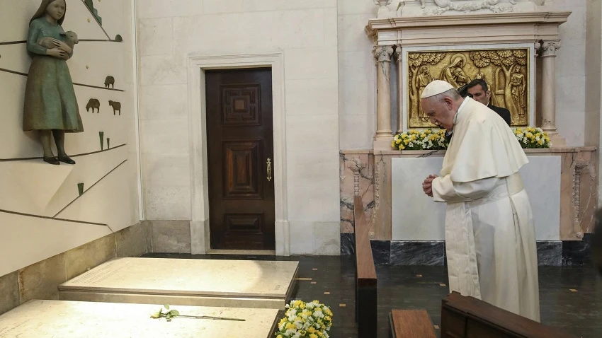 El papa canoniza a los pastorcillos de Fátima Francisco y Jacinta en Portugal