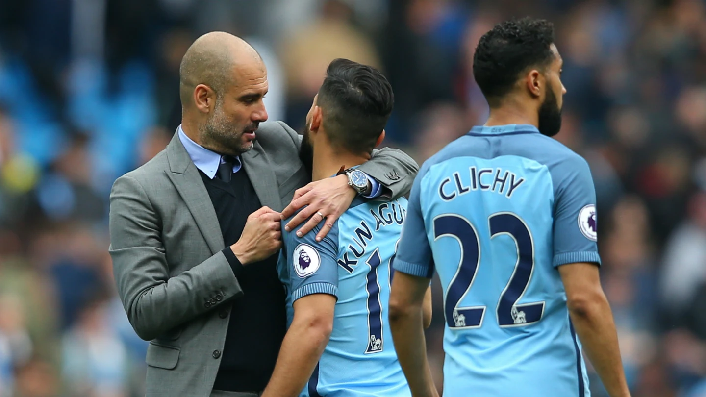 Guardiola abraza al Kun Agüero Guardiola abraza al Kun Agüero
