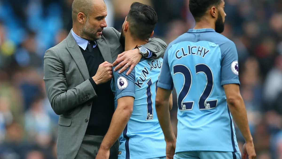 Guardiola abraza al Kun Agüero Guardiola abraza al Kun Agüero