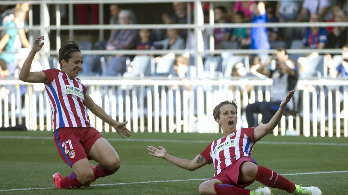 Sonia Bermúdez celebra un gol