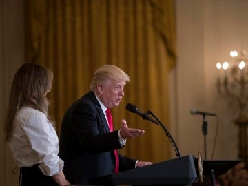 Trump pide a los jóvenes no rendirse ante las críticas sin aludir a la polémica del FBI Trump pide a los jóvenes no rendirse ante las críticas sin aludir a la polémica del FBI