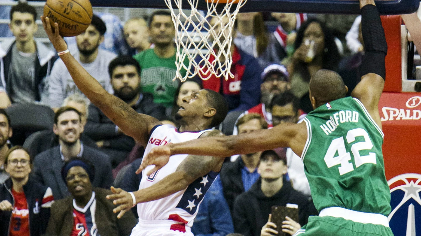 Bradley Beal entra a canasta Bradley Beal entra a canasta