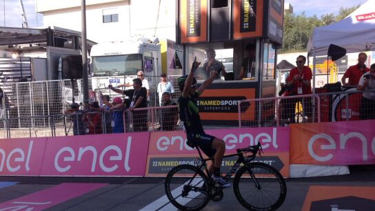 Gorka Izaguirre, celebrando su victoria en el Giro de Italia