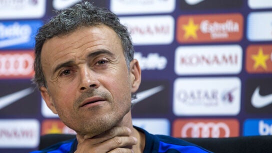 Luis Enrique, pensativo durante la rueda de prensa