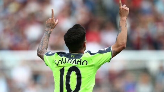 Coutinho celebra un gol