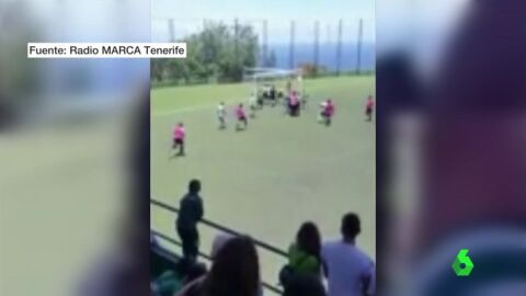 Un &aacute;rbirtro sufre una brutal agresi&oacute;n en un partido de f&uacute;tbol en la Victoria, Tenerife
