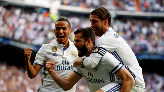 Los jugadores del Real Madrid celebran el gol de Nacho contra el Sevilla Los jugadores del Real Madrid celebran el gol de Nacho contra el Sevilla