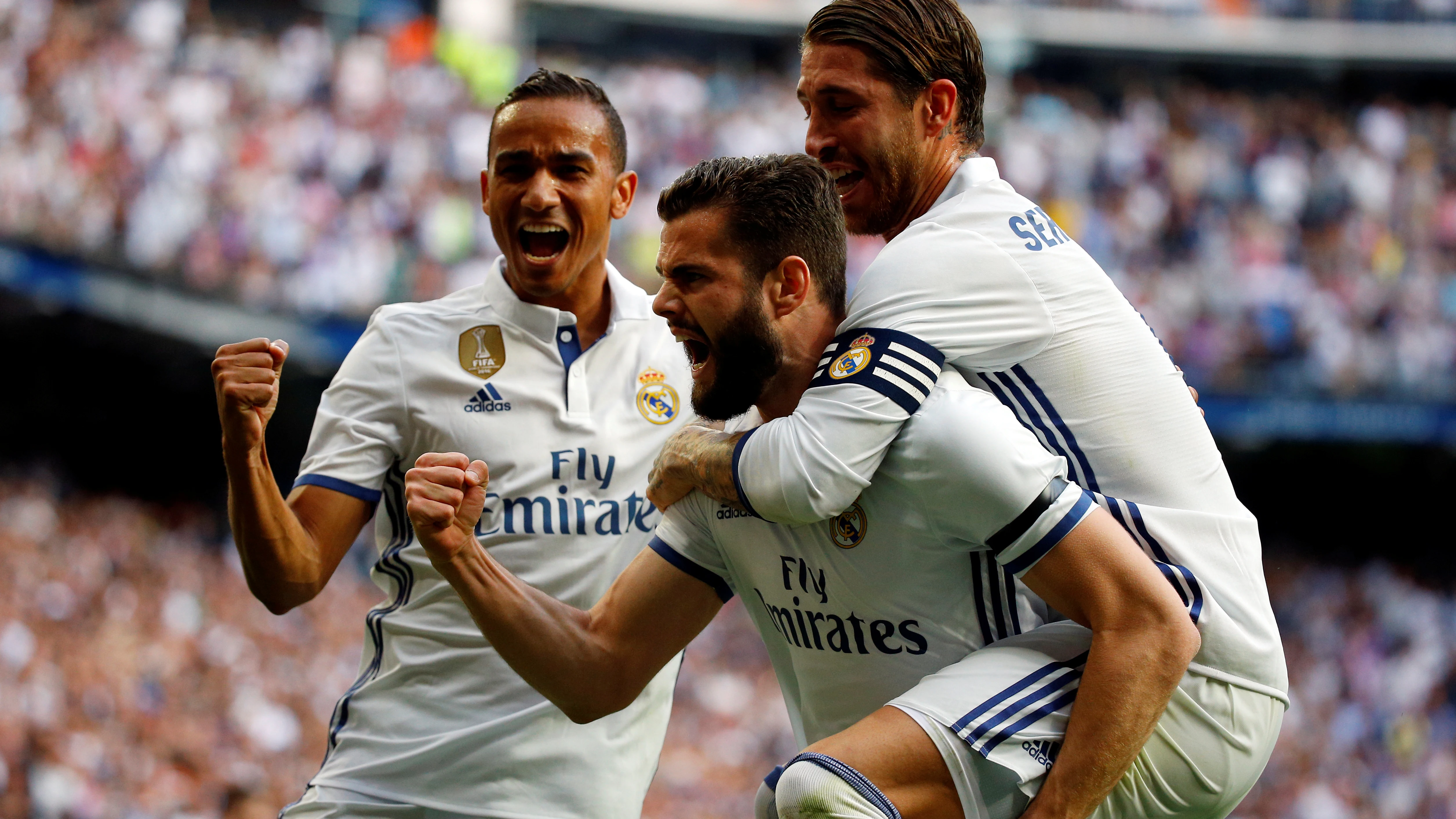 Los jugadores del Real Madrid celebran el gol de Nacho contra el Sevilla Los jugadores del Real Madrid celebran el gol de Nacho contra el Sevilla