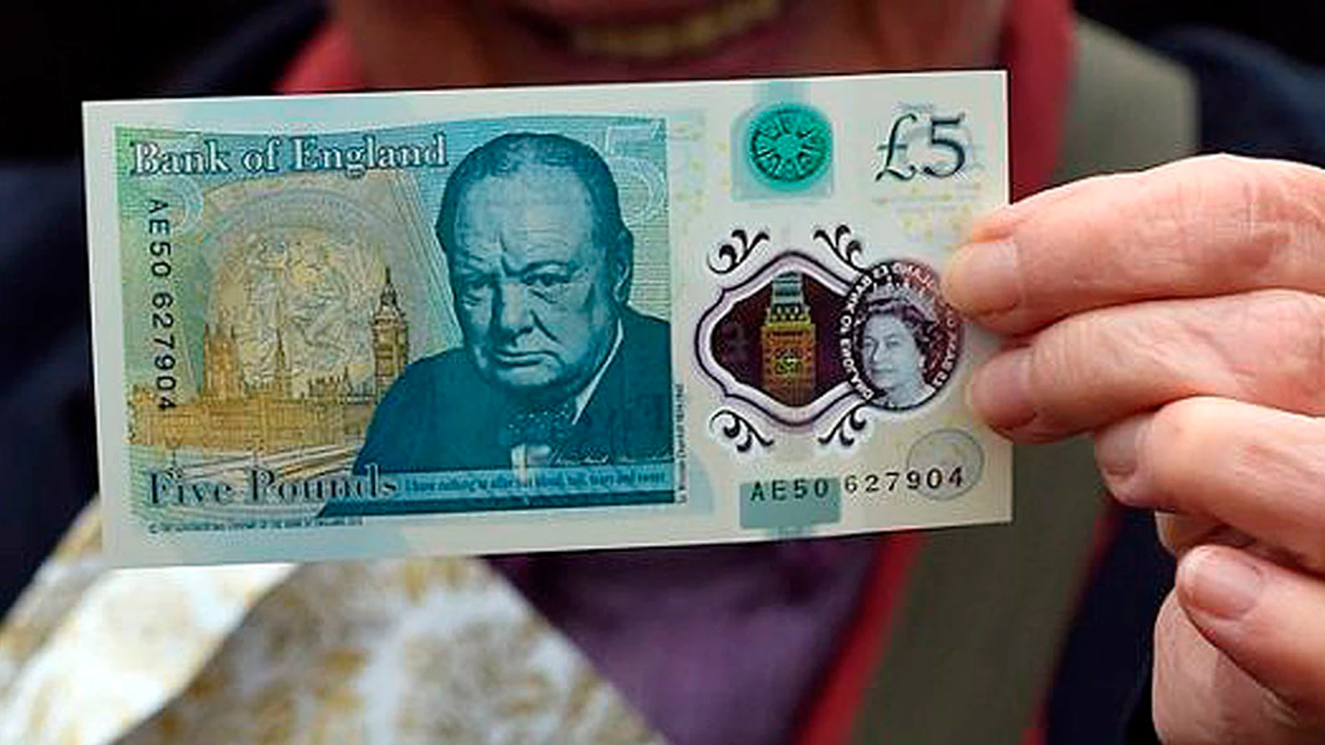Imagen del nuevo billete de 5 libras de Reino Unido