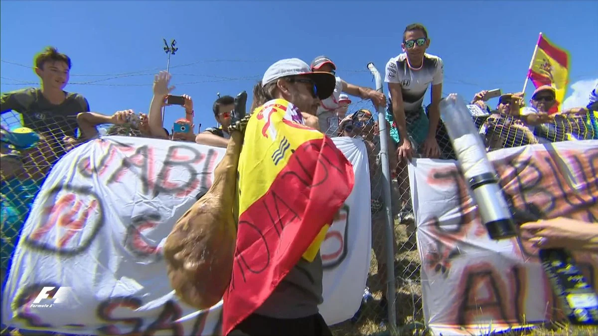 Fernando Alonso y su peculiar regalo: una paleta de jamón