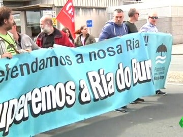 Los mariscadores de A Coruña piden en una manifestación el saneamiento de la ría de O Burgo Los mariscadores de A Coruña piden en una manifestación el saneamiento de la ría de O Burgo
