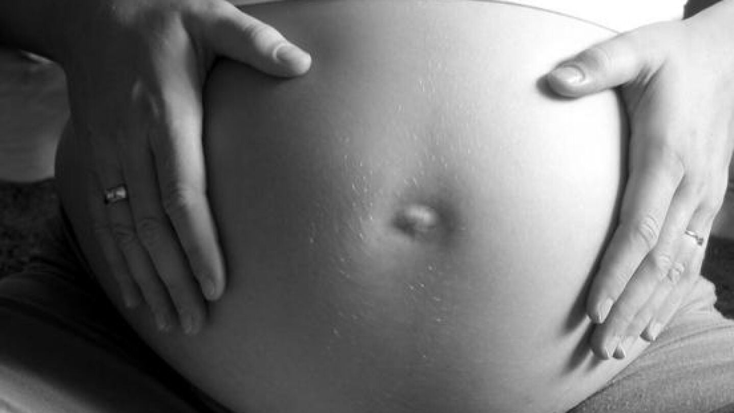 Mujer en sus &uacute;ltimas semanas de embarazo