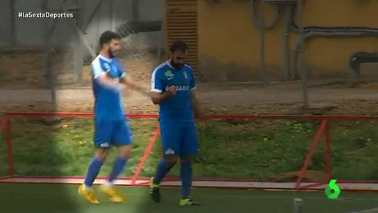 Frame 14.774761 de: Un jugador del Ceuta, detenido por intentar colar a un inmigrante vistiéndole con el chándal del equipo Frame 14.774761 de: Un jugador del Ceuta, detenido por intentar colar a un inmigrante vistiéndole con el chándal del equipo