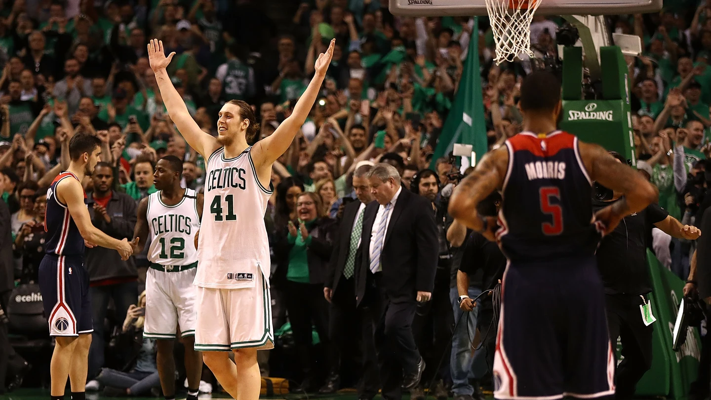 Kelly Olynyk celebra la victoria ante los Wizards Kelly Olynyk celebra la victoria ante los Wizards