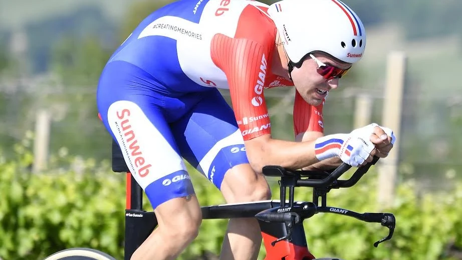 Tom Dumoulin, durante la disputa de la etapa en Italia