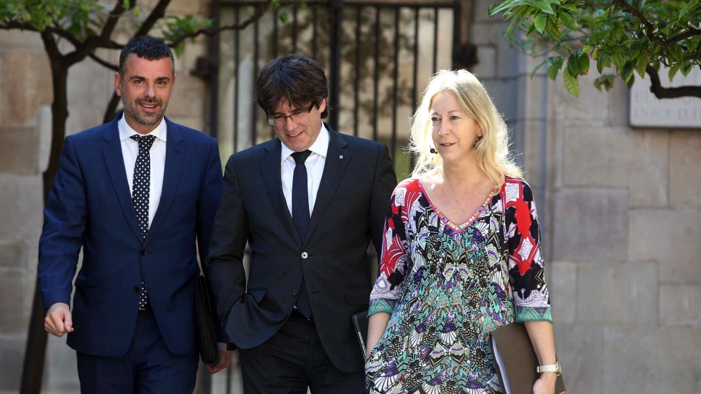 Carles Puigdemont y Neus Munt&eacute;