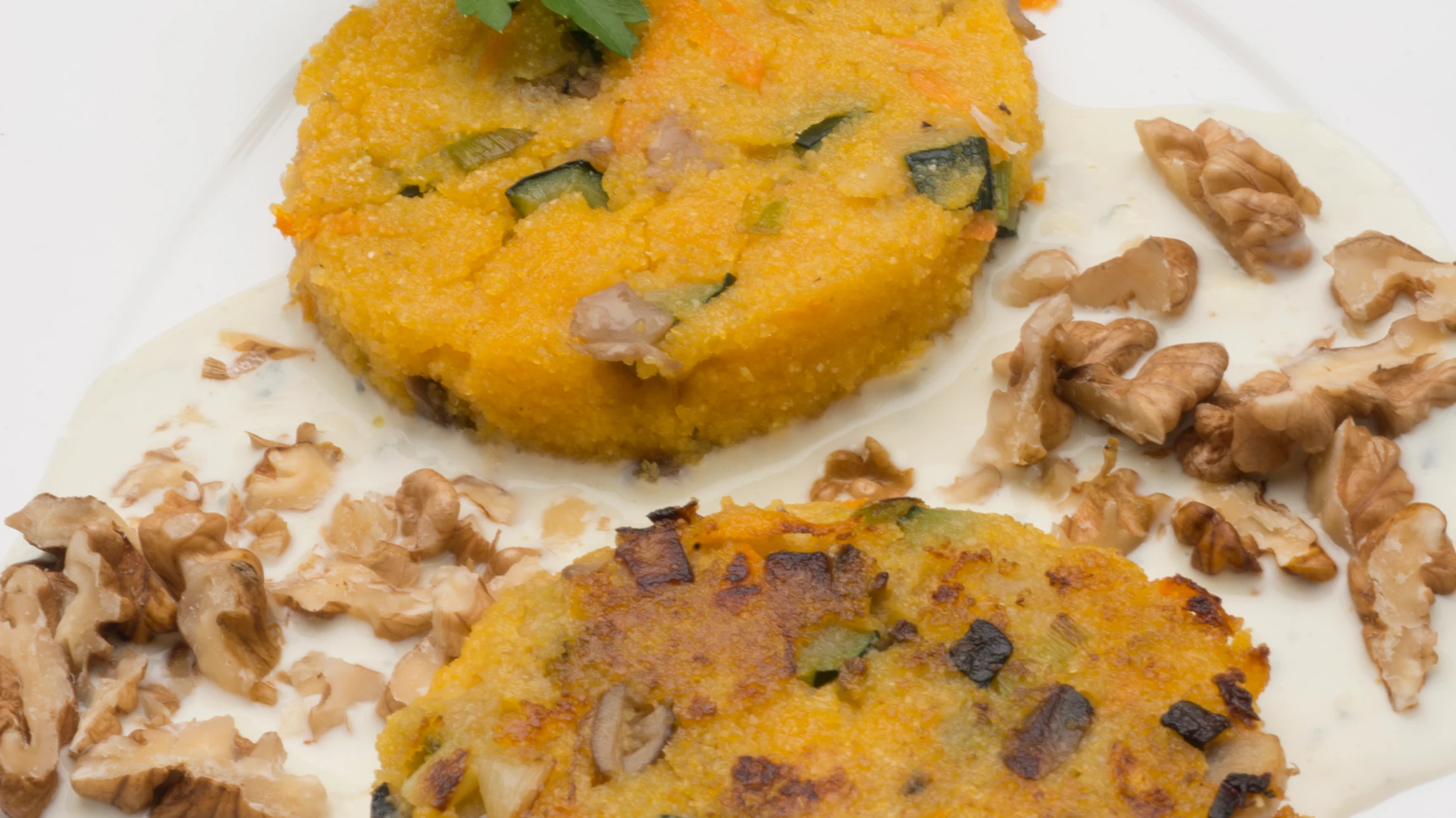  Hamburguesas de polenta y verduras con sala de queso