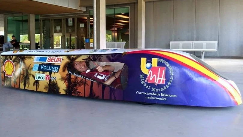 Estudiantes españoles diseñan un vehículo capaz de recorrer 2.000 kilómetros con un litro de gasolina Estudiantes españoles diseñan un vehículo capaz de recorrer 2.000 kilómetros con un litro de gasolina