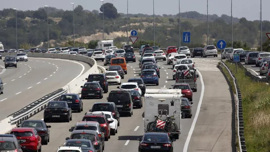 Imagen de un atasco en carretera Imagen de un atasco en carretera