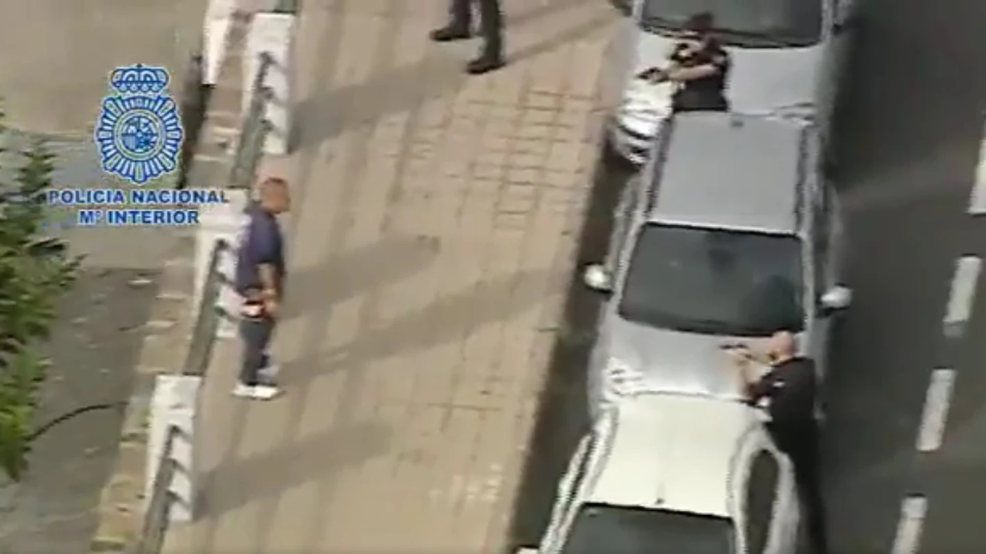 La Policía reduce a un hombre en Las Palmas La Policía reduce a un hombre en Las Palmas