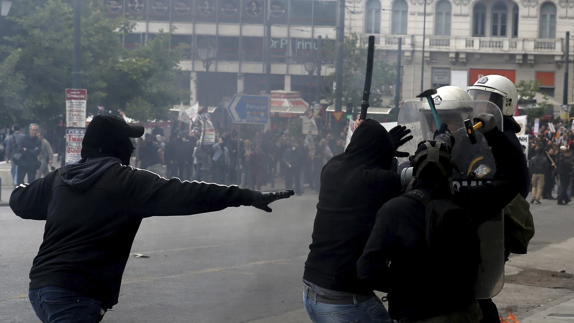 Disturbios en Grecia durante la huelga general