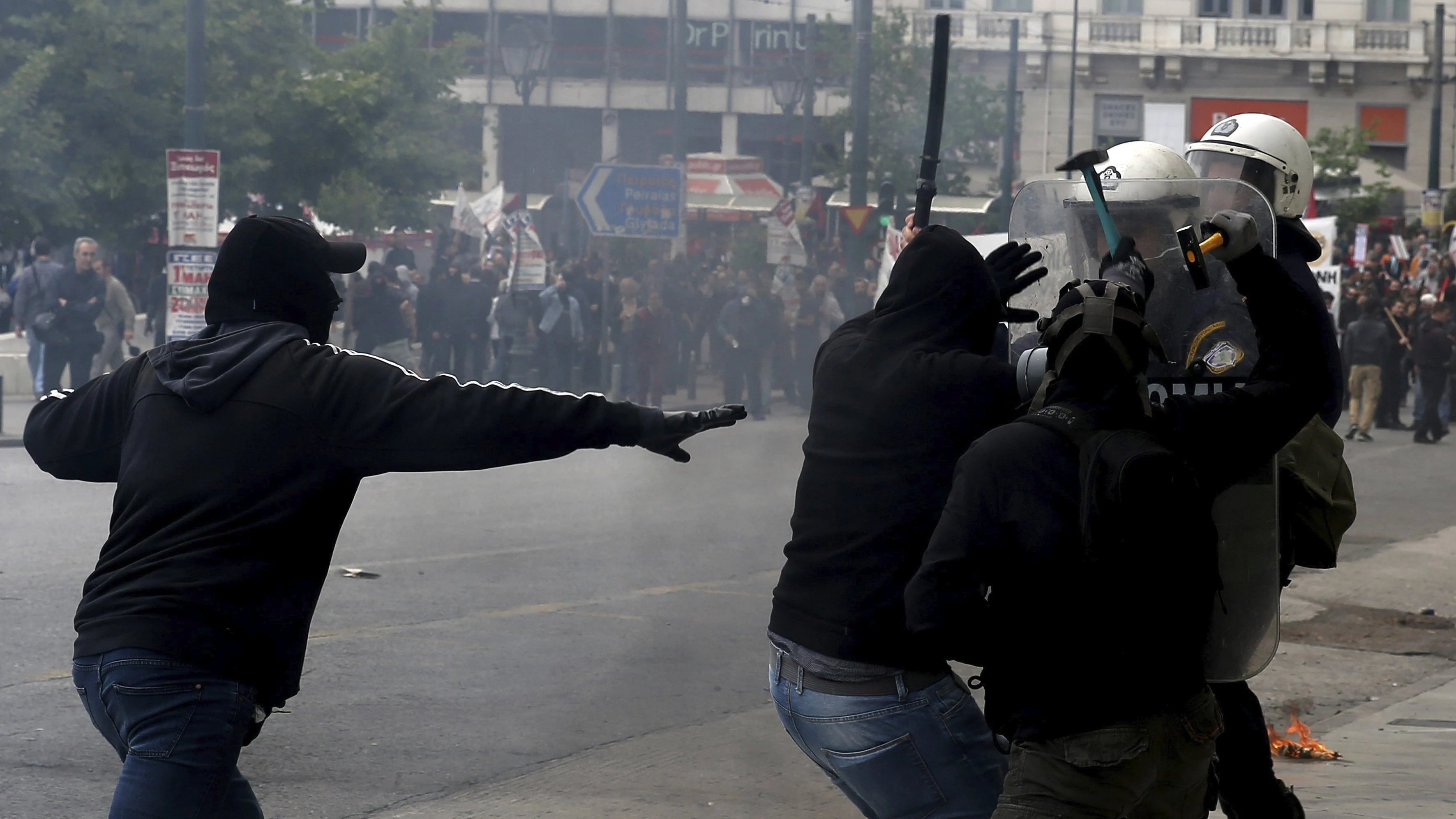 Disturbios en Grecia durante la huelga general