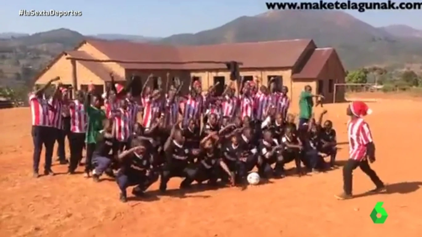 Un instituto de Tanzania animando al Bilbao