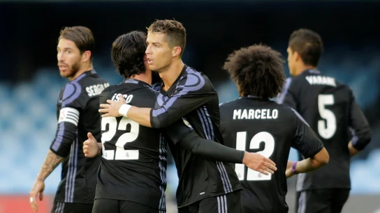 Los jugadores del Real Madrid celebran un gol Los jugadores del Real Madrid celebran un gol