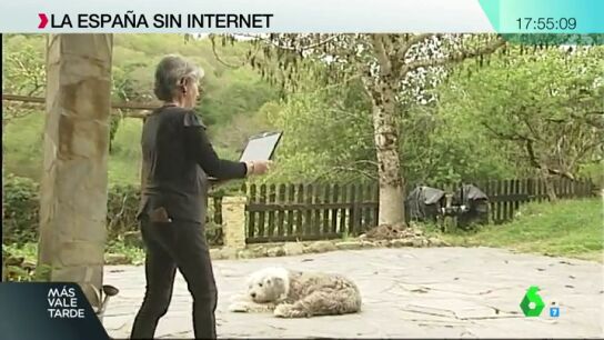 Una mujer, en busca de internet