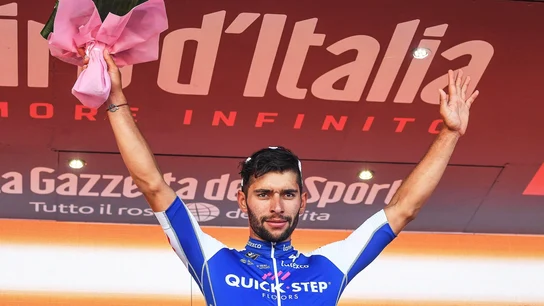 Fernando Gaviria celebra un triunfo de etapa en el Giro Fernando Gaviria celebra un triunfo de etapa en el Giro