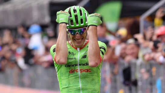 Pierre Rolland celebra su victoria en el Giro de Italia