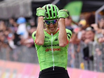 Pierre Rolland celebra su victoria en el Giro de Italia Pierre Rolland celebra su victoria en el Giro de Italia