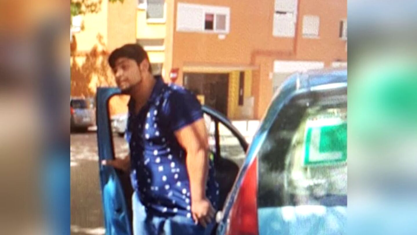 Frame 80.066269 de: El juez ordena prisi&oacute;n provisional para el joven que mat&oacute; a un anciano de un pu&ntilde;etazo en Madrid