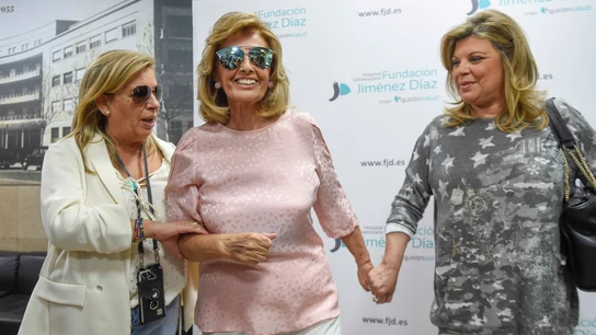 Primeras imágenes de María Teresa Campos tras recibir el alta médica Primeras imágenes de María Teresa Campos tras recibir el alta médica