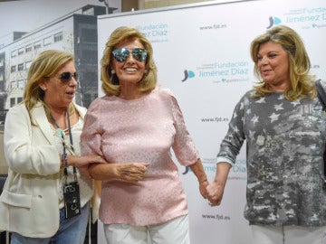 Primeras imágenes de María Teresa Campos tras recibir el alta médica Primeras imágenes de María Teresa Campos tras recibir el alta médica