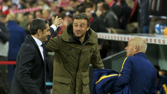 Luis Enrique y Ernesto Valverde se saludan antes de un partido Luis Enrique y Ernesto Valverde se saludan antes de un partido
