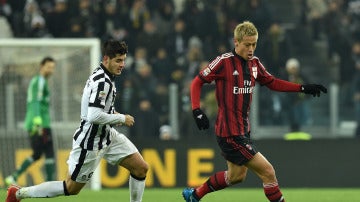 Morata, en su etapa de la Juventus, jugando contra el Milan