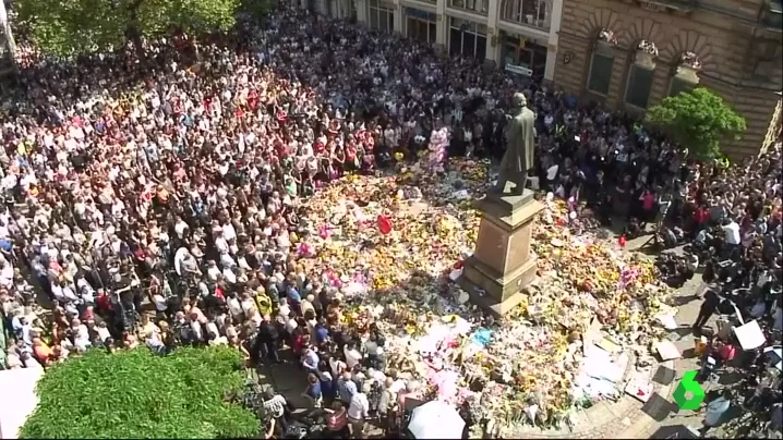 Homenaje a las víctimas del atentado en Mánchester