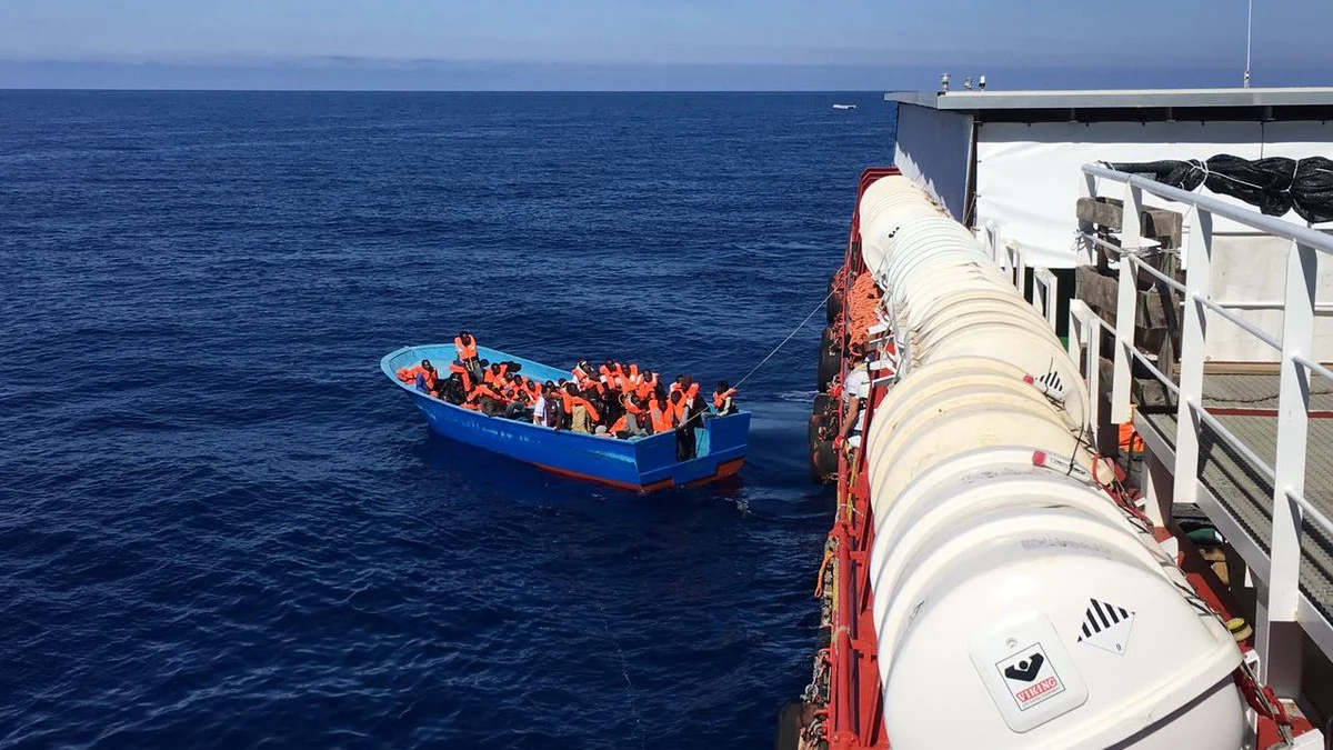 Imagen de archivo de un rescate a miles de inmigrantes en el Mar Mediterráneo Imagen de archivo de un rescate a miles de inmigrantes en el Mar Mediterráneo