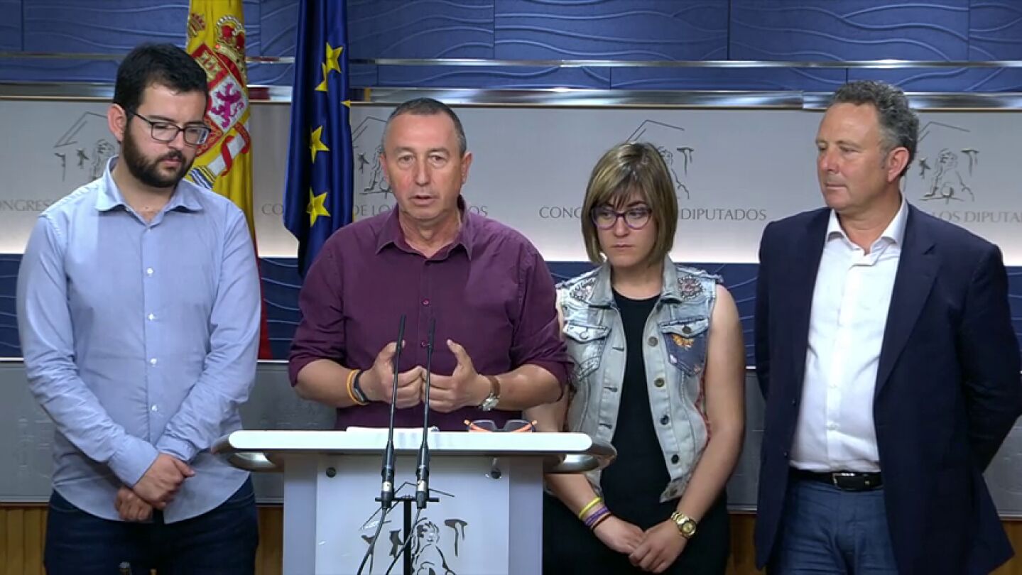 Frame 7.672537 de: Comprom&igrave;s pide a Podemos que retire su moci&oacute;n hasta que el PSOE tenga direcci&oacute;n