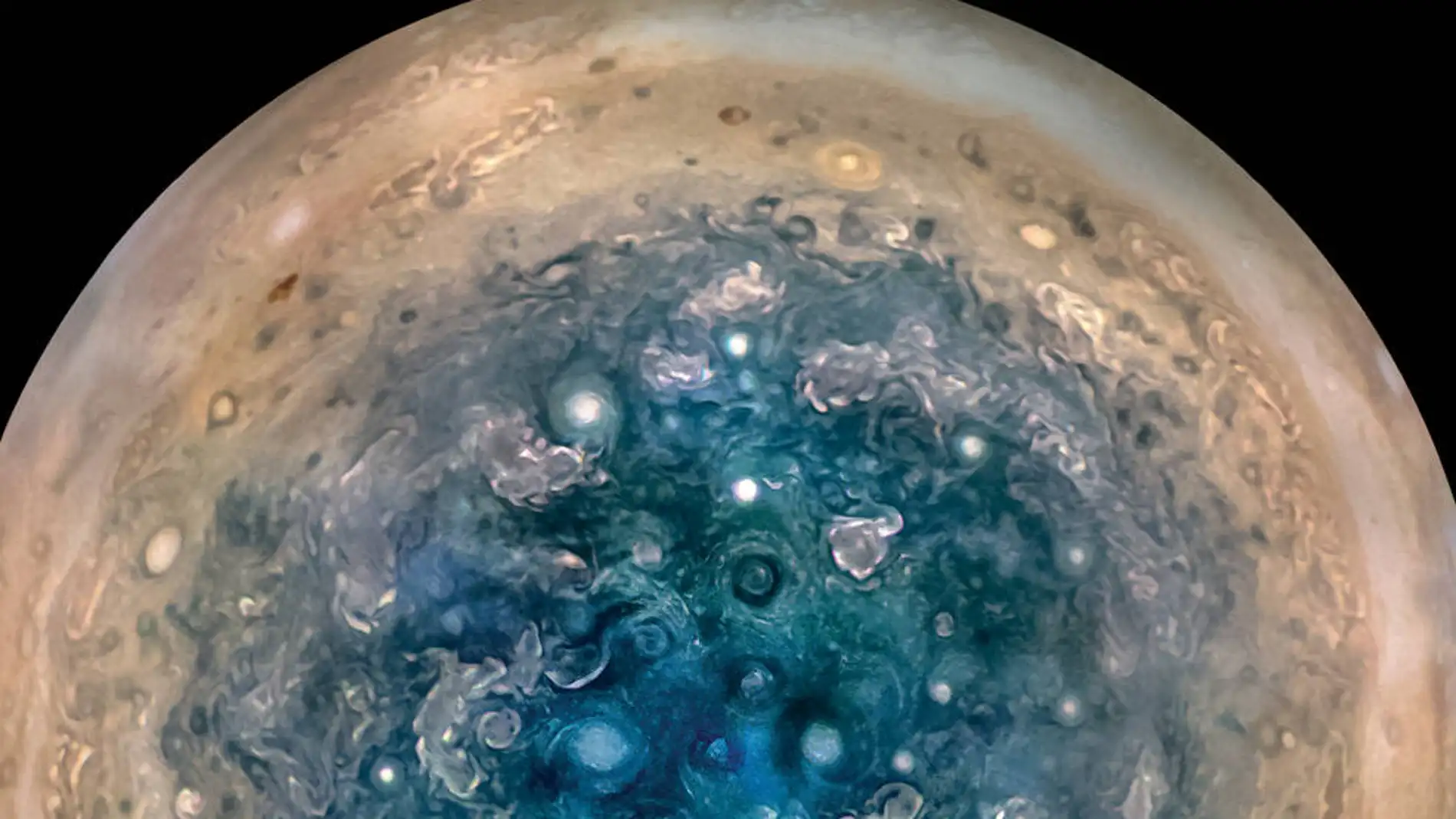 Los polos de Júpiter