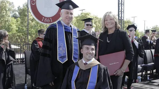 Marty junto a su madre Judith O'connor Marty junto a su madre Judith O'connor