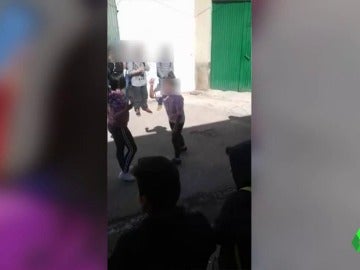 Detienen a siete menores por grabar y difundir peleas entre estudiantes organizadas Detienen a siete menores por grabar y difundir peleas entre estudiantes organizadas